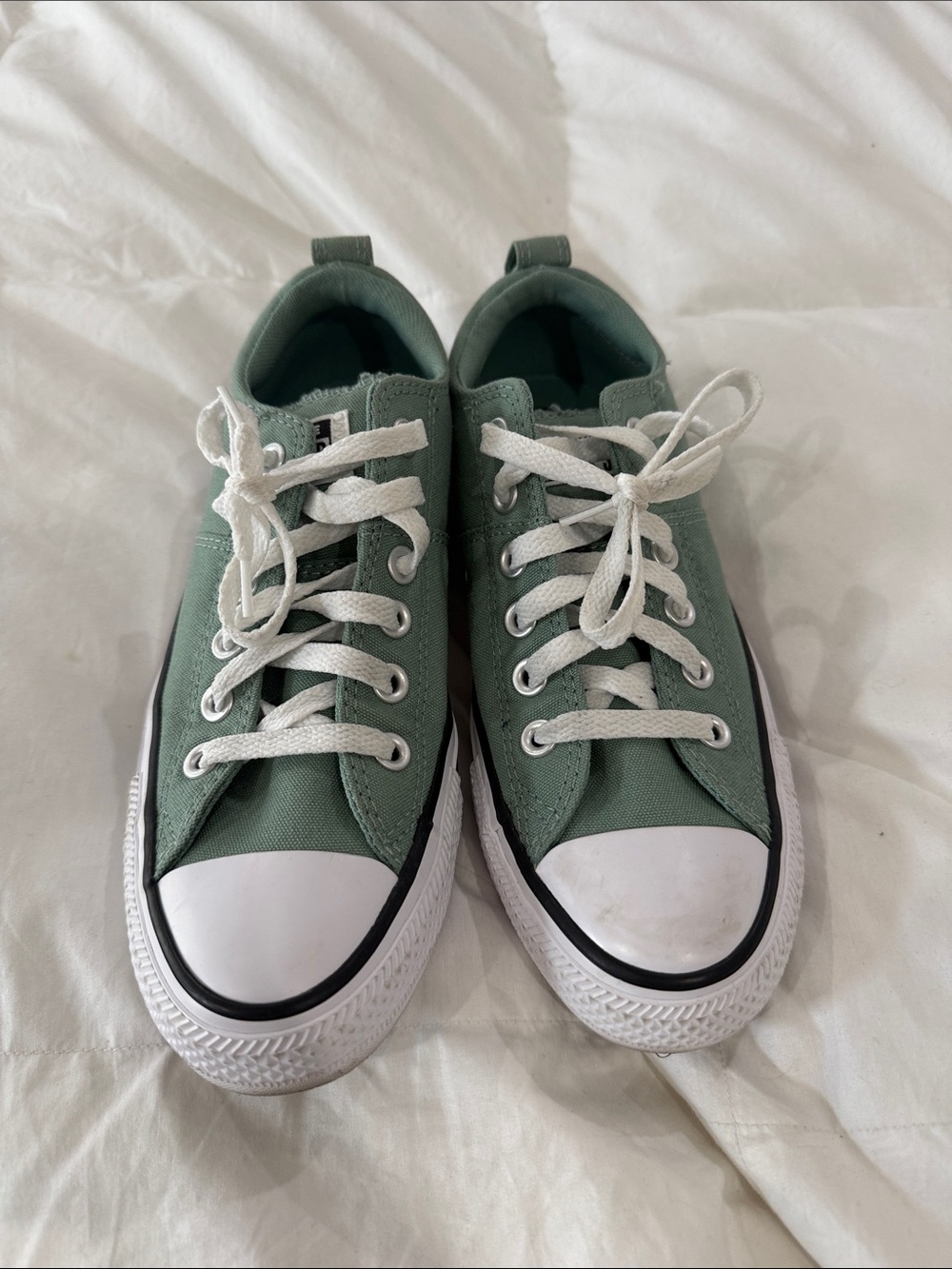 Converse all stars women's Low-Top Canvas Sneakers in Sage Green size 8 nwot